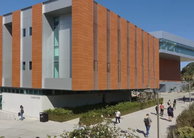 Evolving job market, soaring loan debt drive students to community colleges